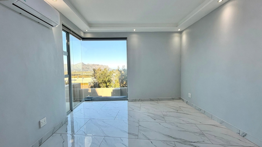 5 Bedroom Property for Sale in Dennegeur Western Cape